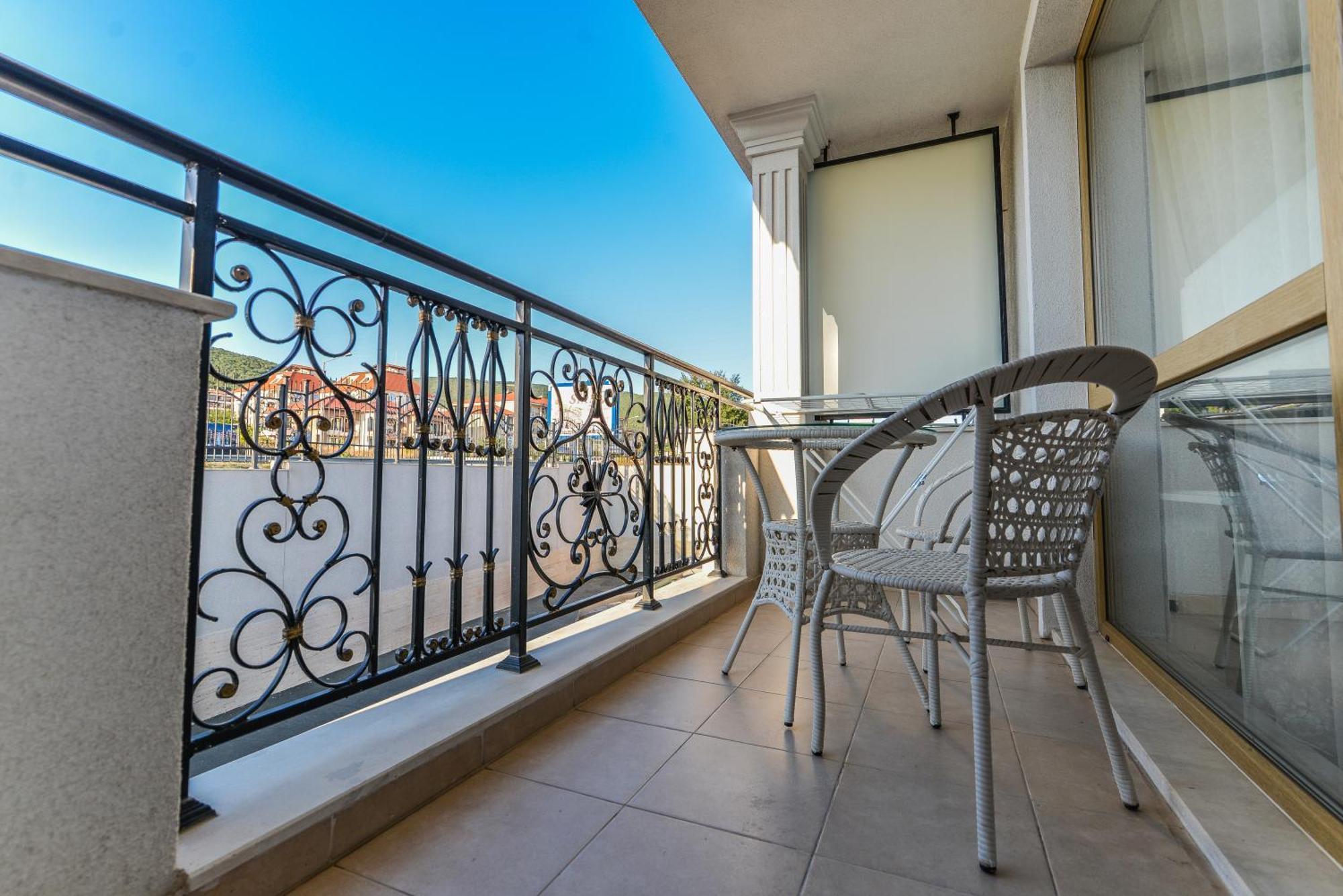 Villa Florence Boutique Apart Hotel Sveti Vlas Bagian luar foto