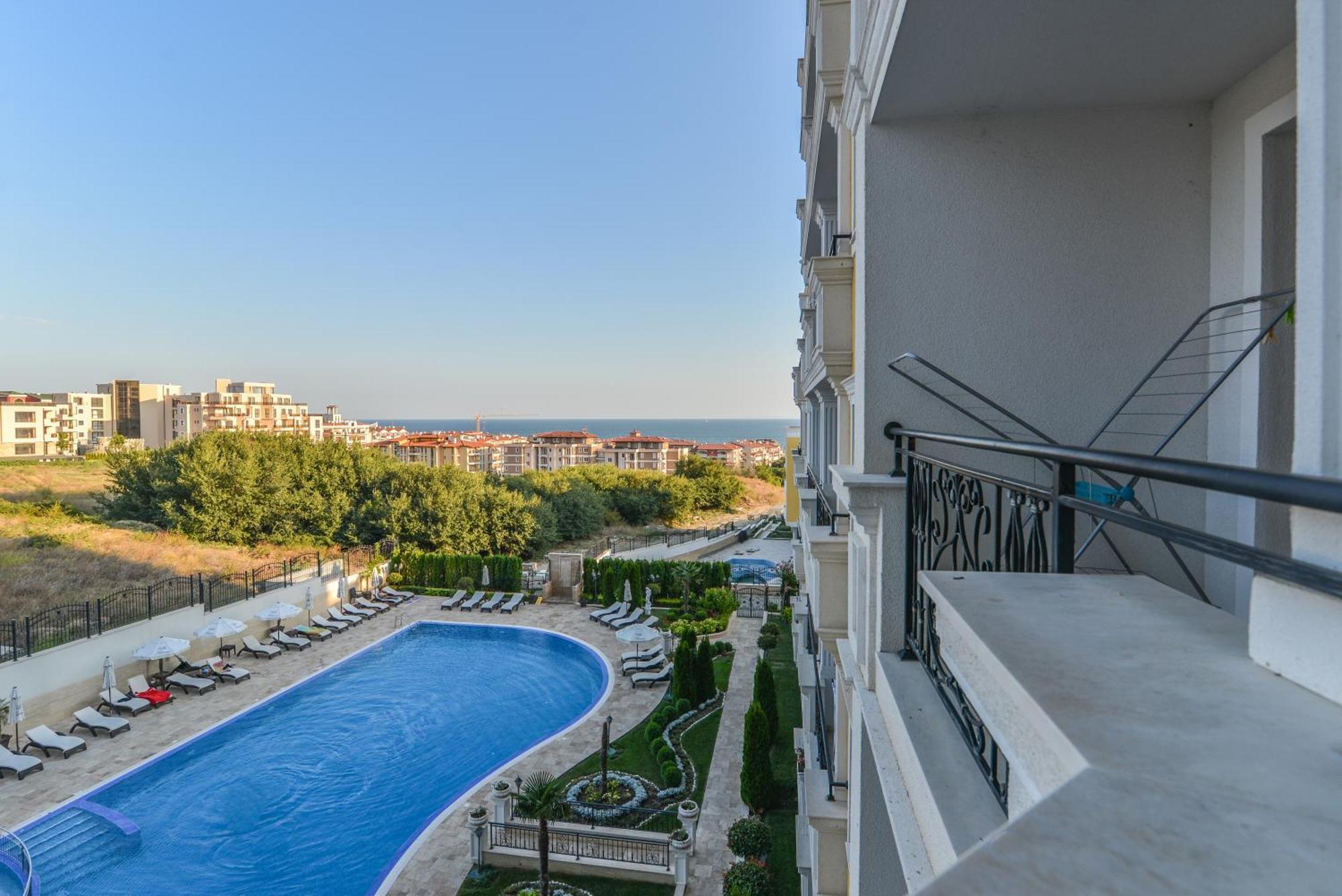 Villa Florence Boutique Apart Hotel Sveti Vlas Bagian luar foto